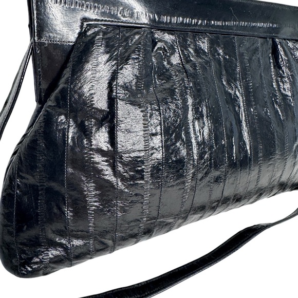 UNBRANDED BLACK EEL SKIN CROSSBODY BAG - Picture 2 of 8